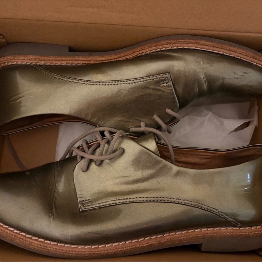 Vince Camuto green Metallic Olive Oxfords size us 9